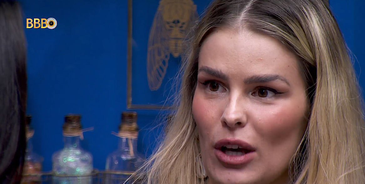 tracklist's tweet photo. 12) Yasmin Brunet comenta que maioria que votou nela foram homens. 

Yasmin: "Será que esses meninos, na real, não têm uma barreira comigo e falam que eu que não falo com eles? Eu achei engraçado que só foi homem que votou em mim, gente." https://t.co/qTgHVAZUDo