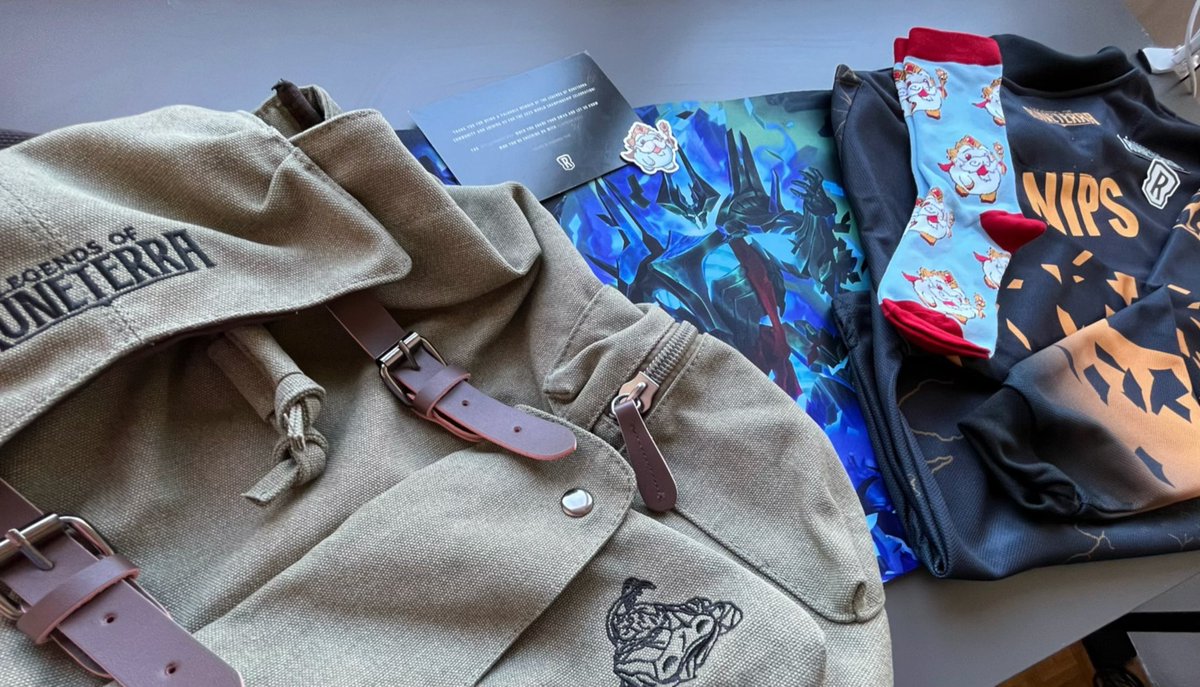 We’re a little late on posting about this but THANK YOU <a href="/PlayRuneterra/">Legends of Runeterra</a> and <a href="/ggmattb/">Matt Buchholtz</a> FOR THESE LOVELY PACKAGES you sent <a href="/CockyBoky/">Boky</a> and I !!! Everything is so nice and I can’t wait to use em all the time. LOOK AT ALL THE LITTLE PORO KINGS 😭🖤👏
