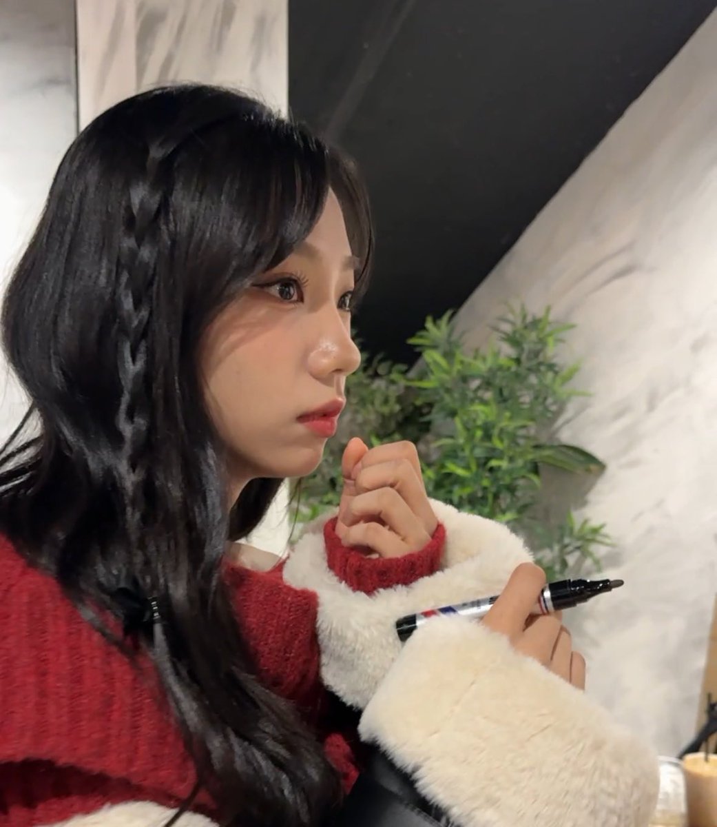 이여름 실물짤...
진심 이렇게 생겼어요
개.존.예.