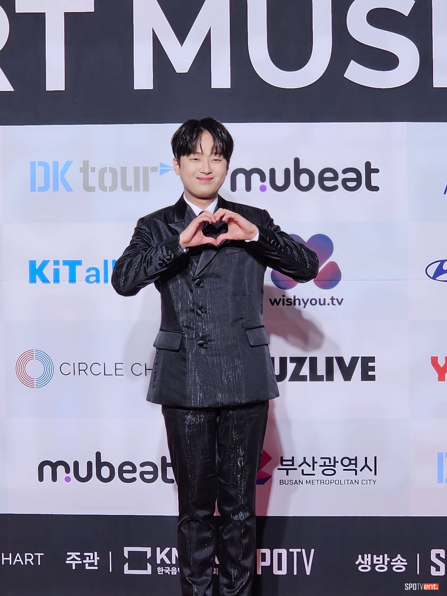 KPOPFAVE_'s tweet photo. [240110]@ChanWonOfficial dump! 📸 #LEECHANWON #이찬원 #CCMA2023 #CIRCLECHART #써클차트 #써클차트뮤직어워즈2023 https://t.co/DnQuerb0br