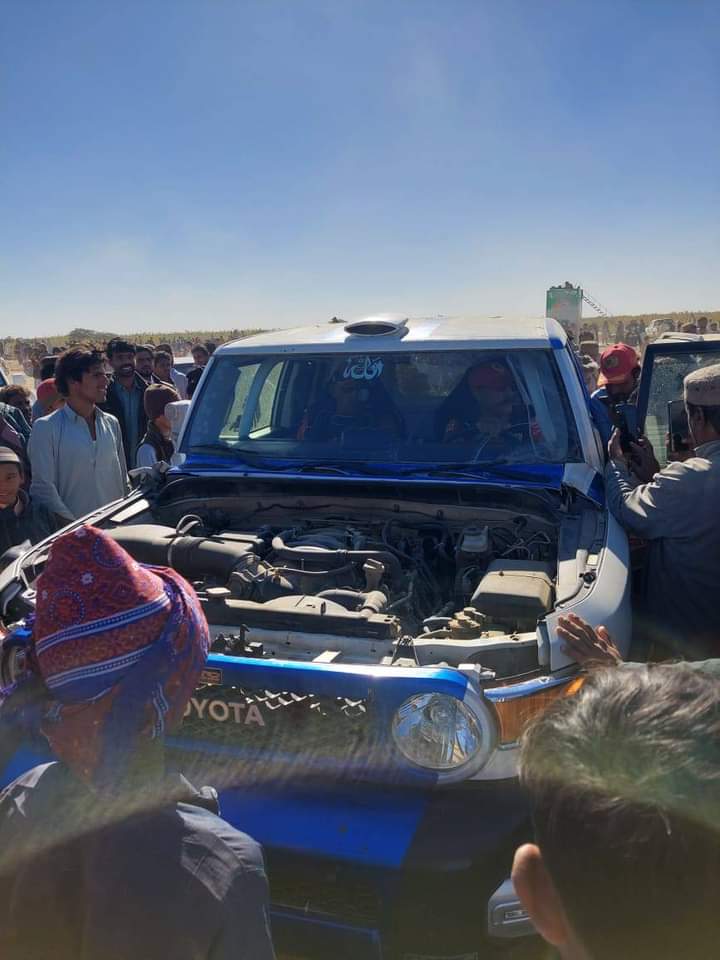 PakistanOffRoad's tweet photo. Pakistan Off-Road Legend #Mir #Nadir #Magsi At Finish Line During Jhall Magsi Desert Challenge 2023.
.
.
.
.
.
.
#Jhall #Magsi #Desert #Challenge #2K23 https://t.co/HvGxi6u14y