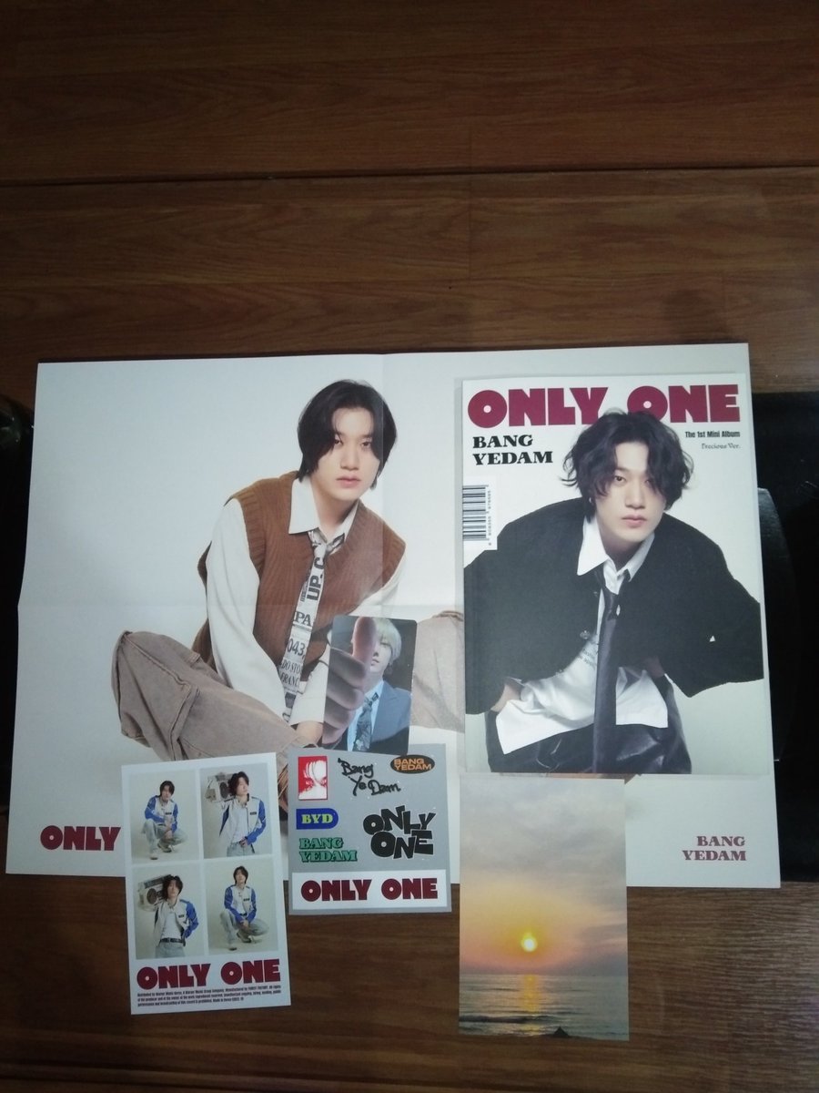 xachiee27's tweet photo. Kinikilig pa rin ako done unboxing this two. Cheers to more budolan for Yedam in the near future. Also thank you ate @lovesnyongtory @damdicart for this budol hehehehehe 🫰
#BANGYEDAM
#fromDAMDI https://t.co/YSnLD9CsUW
