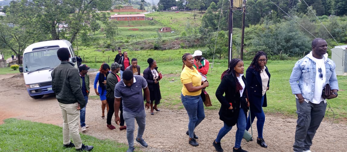 EduintAfrica's tweet photo. Young educators from Mozambique's ONP union recently visited their peers in the Eswatini. A total of 10 male and female educators from ONP met with counterparts in SNAT to tour schools, union offices, and other organizations.
#SAYEN
#YoungEducators
#GoPublic
#FundEducation https://t.co/IYGfRssSsX