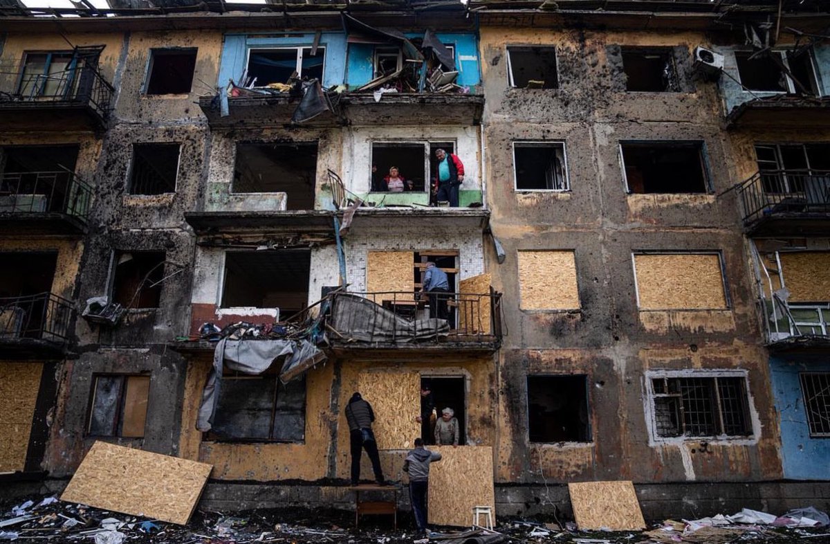 🙏 The government of #Germany has allocated €50 million to improve the living conditions of internally displaced persons in eastern #Ukraine, where the impact of the #war is most severe.

Source: Ministry of Reintegration of the TOT of Ukraine

Photo by Evgeniy Maloletka