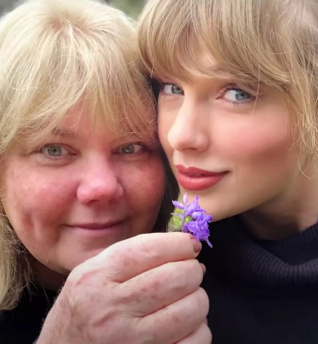 The Swift Society tweet media