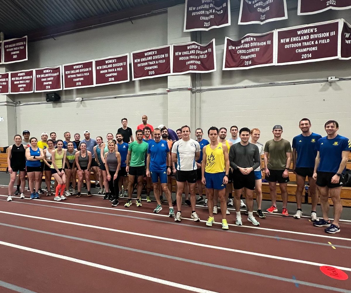 RunTeamBAA's tweet photo. Hitting the indoor track on a cold, rainy night 🌧️🦄💙💛 #BAARC #tracktuesday #teamwork https://t.co/Xcu53uizlV