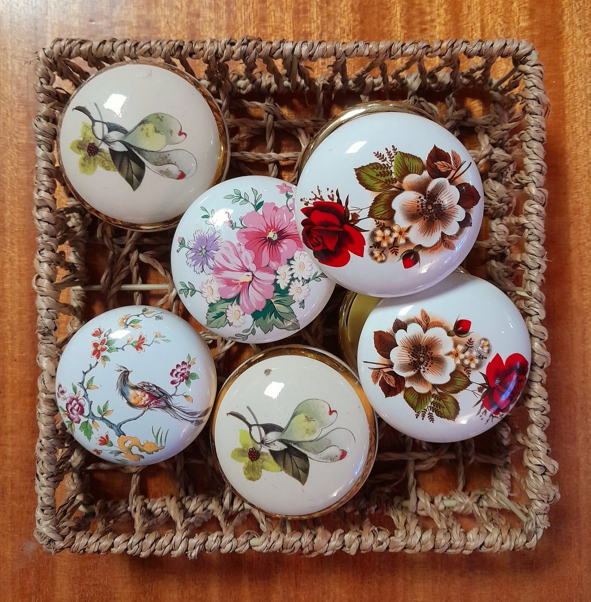 Sofa_Project's tweet image. New year, new furniture? Why not donate any good quality, unwanted items to us! From sofas to sideboards, and tables to tallboys... Contact us via sofaproject.org.uk or pop into one of our three Bristol shops to find out more 😊 We look forward to hearing from you!