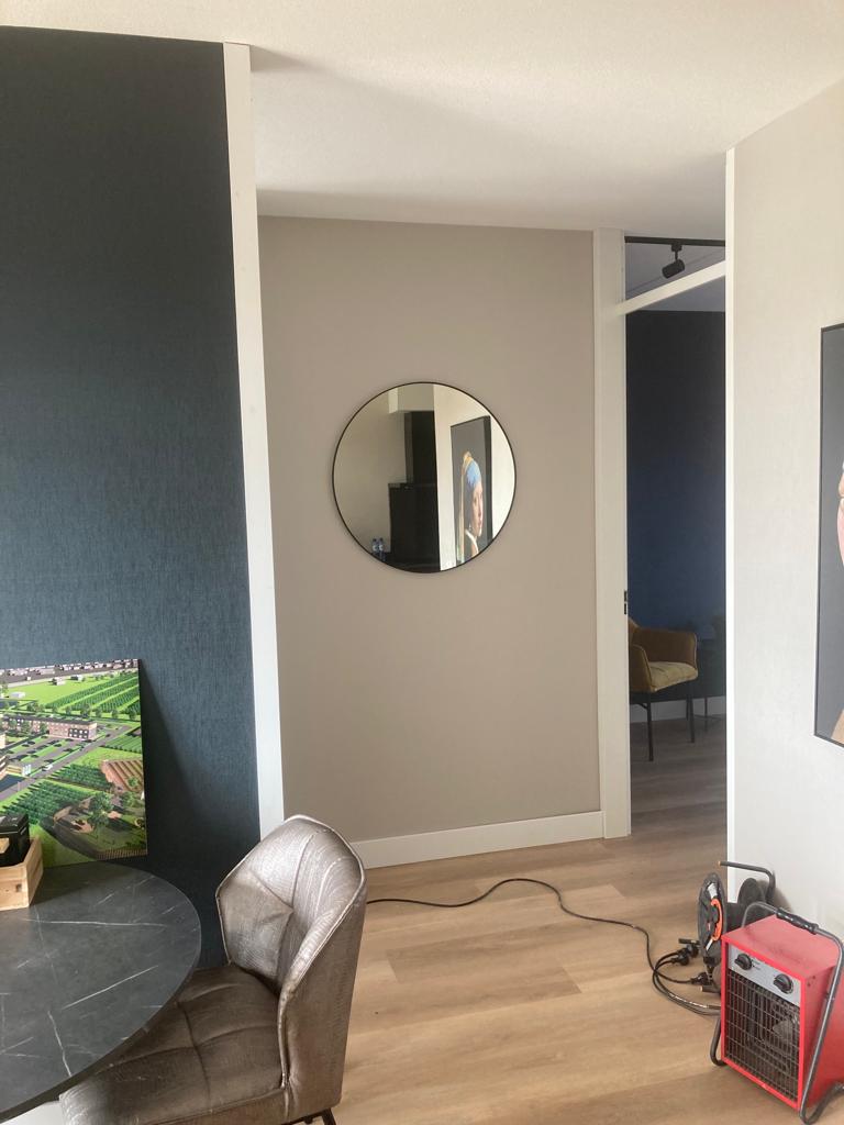 Woningbouwer NOVITO, de grootste tijdswinst voor de werknemers is de vereenvoudigde installatie in de circulaire binnenwanden, lees het artikel bia-beton.nl/actueel/woning…