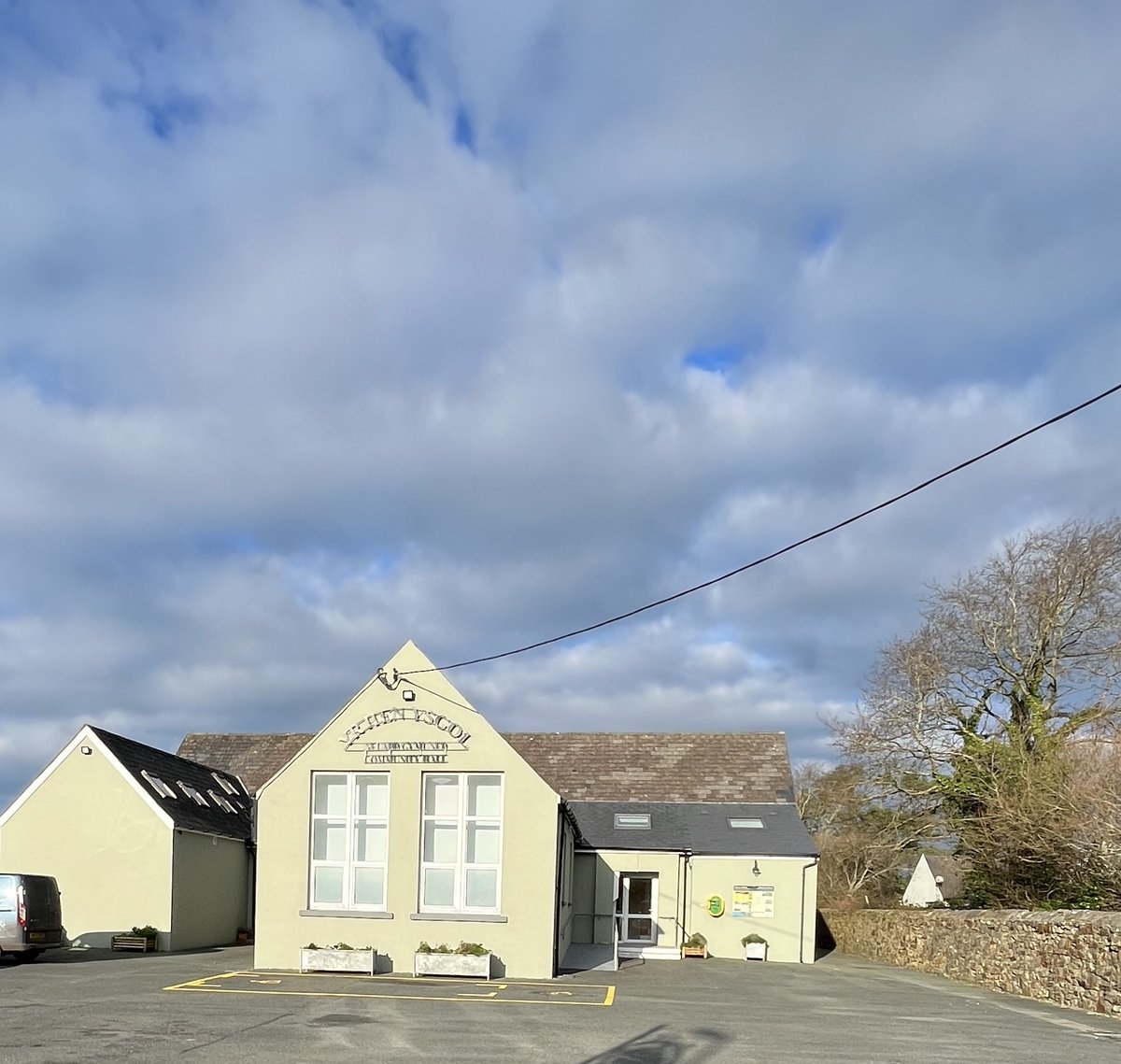 ContactaSystems's tweet image. &apos;By popular demand&apos; - we love it when we install a #HearingLoop bc users of a venue requested one. With concealed loop cabling and our V22 driver, visitors to Yr Hen Ysgol #CommunityCentre in Wales can now enjoy clear sound for events, talks, movie nights and more! #VillageHall