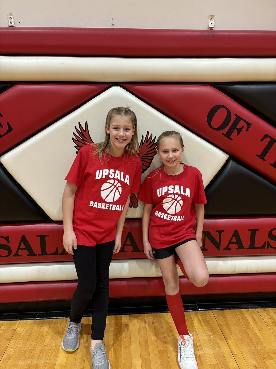 UpsalaG's tweet photo. A great TEAM win tonight especially in the second half beating Swanville 68-36. Once again a great home atmosphere! #learn487 #ThankARef #GoCards https://t.co/wix39z0K98
