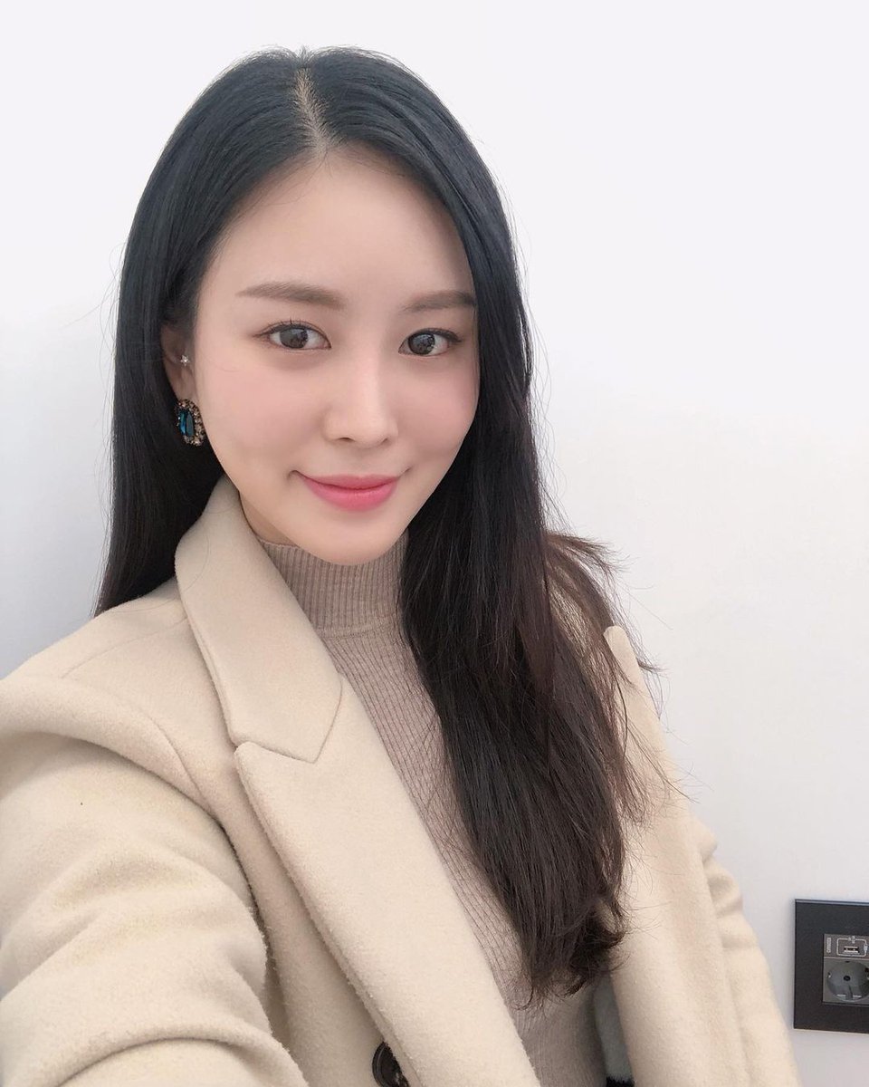 사실 목적지는 문제가 아니었다. 진짜 욕망은 떠나는 것이었다. 그가 결론을 내린 대로 이 세상 바깥이기만 한다면 어디로라도 떠나는 것이었다.