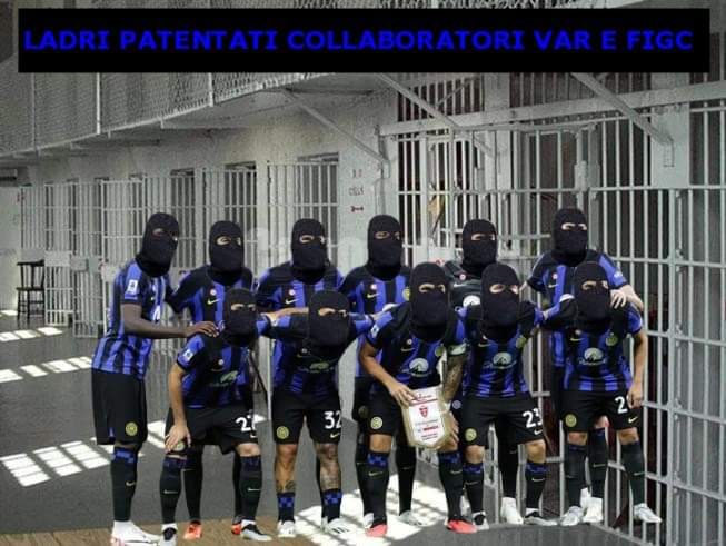 giuseppesiragu1's tweet photo. Una #settimana prima della #Supercoppa cambia il #regolamento e le #diffide dal campionato non valgono #più...🤡🤡🤡
Indovinate chi ha in diffida l'#Inter💩 ? #Barella(L'IMPUNITO )e #Calhanoglu #diffidati
#BACIAMO LE #MANI DON VITO #MARMOTTA DI #CORLEONE
#MarottaLeague
#figc https://t.co/VikMEhf5vK