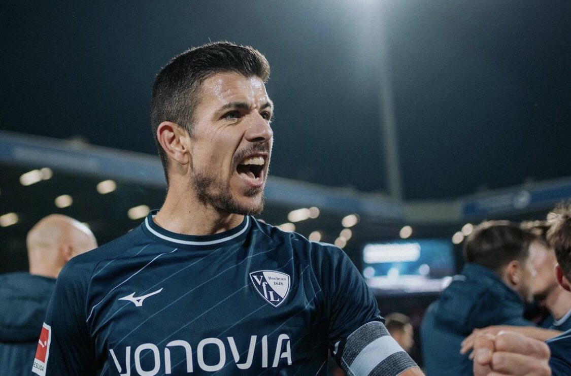 Laut Waz Informationen deutet sich bei Bochum Kapitano Toto Losilla eine erneute Vertragsverlängerung um ein weiteres Jahr an.