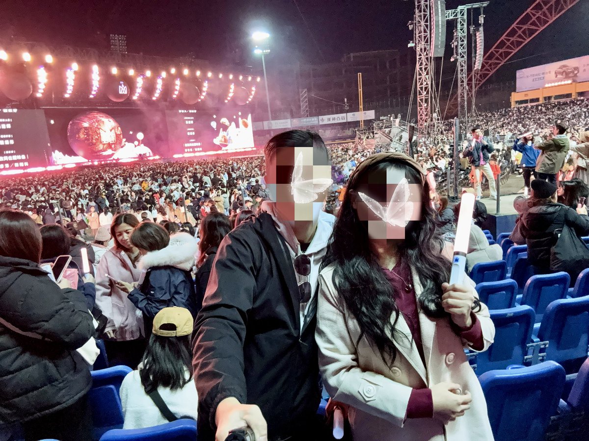 #Svet19 上週末台中行🌞是趟很愉快的旅程🚄看了五月天洲際棒球場演唱會🎤彌補去年329沒看到他們的遺憾🙌🏻

見到了許久未見的朋友，從一個人的咖啡廳☕️變成四個人午後甜點時光🍮並收到了一份特別の禮物🎁

在這次也認識了新朋友❤️是Svet的情侶粉絲👫~幫他們圓夢💭且意外見到曾有好感、已五年不見的女孩💕 https://t.co/wz5ZXq8OEK