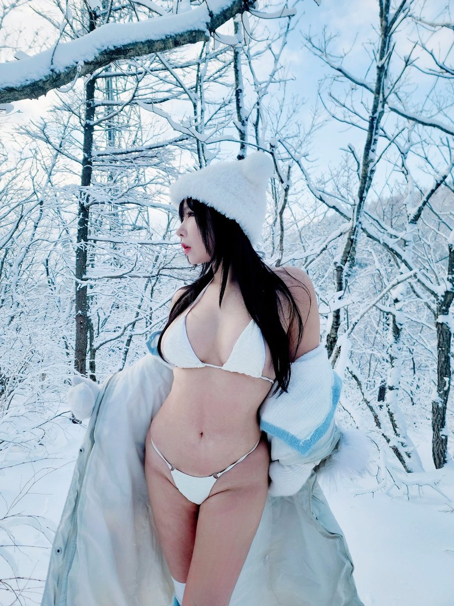 Mikachoh's tweet photo. Snow fairy ❄️ https://t.co/dGvqdcbkii