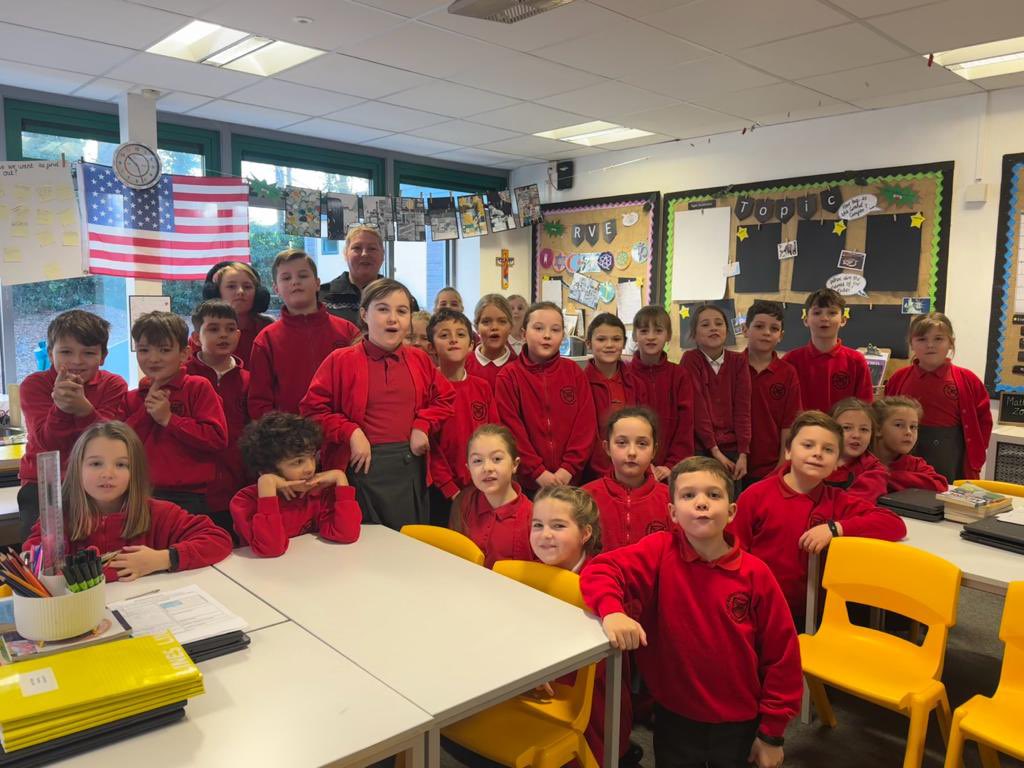 standrewsmajor's tweet photo. Y4 have been learning about trust with PC Alex and talking about the trusted adults who can help and support us @Schoolcopalex @SchoolBeat #SAMsY4 https://t.co/hU2mnMh1sY