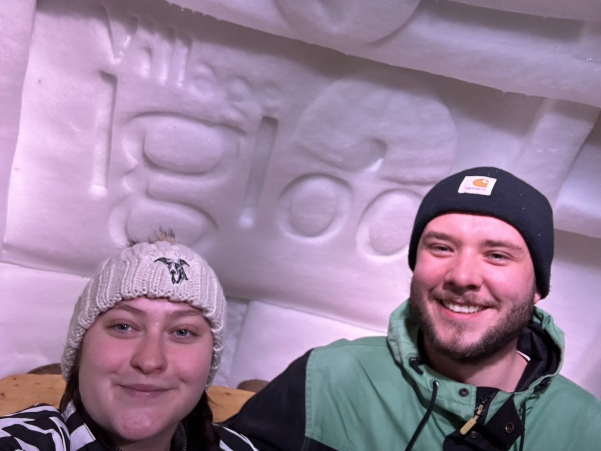 ReallyAutistic's tweet photo. igloo beers for today https://t.co/wwST0bZ0u0