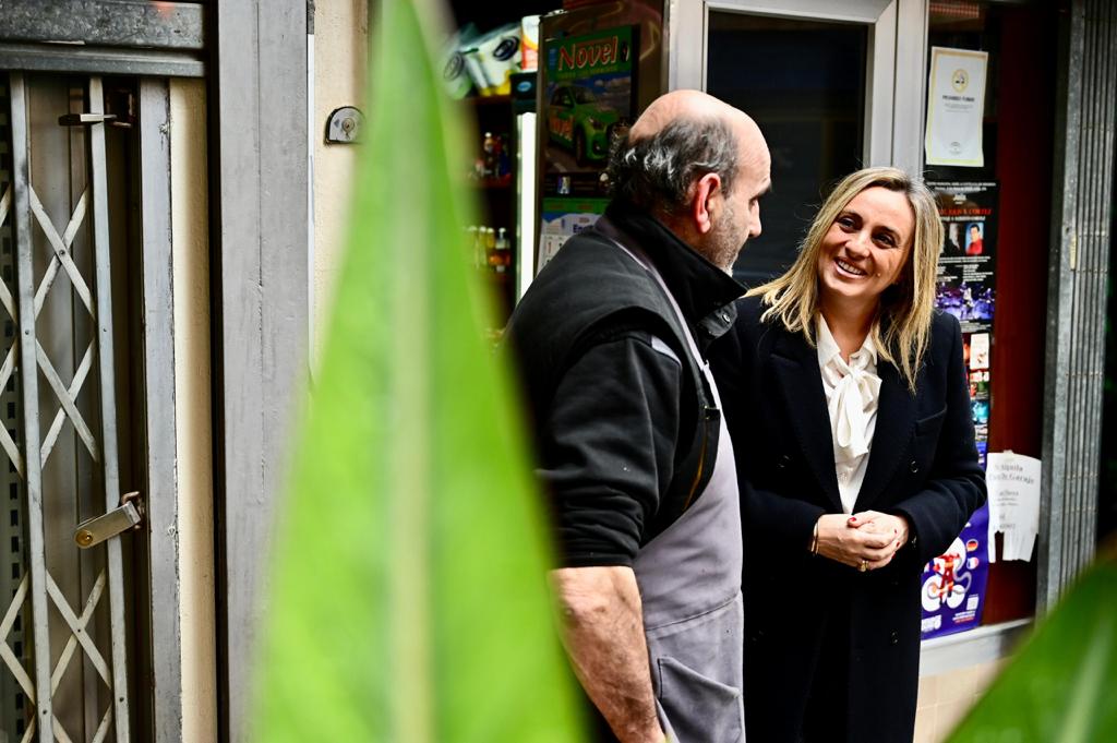 marifrangr's tweet photo. Presentamos el proyecto que el @aytogr ha elaborado para el arreglo y la remodelación de la calle Las Flores, en #DistritoRonda #Granada, con un presupuesto de 220.000€
Cumplimos una demanda vecinal que mejora la accesibilidad y el disfrute de los ciudadanos
#CuidarGranada💙 https://t.co/Rw8ypfmYLt