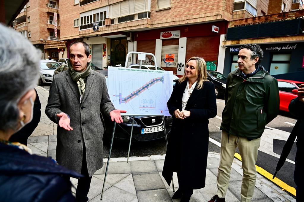 marifrangr's tweet photo. Presentamos el proyecto que el @aytogr ha elaborado para el arreglo y la remodelación de la calle Las Flores, en #DistritoRonda #Granada, con un presupuesto de 220.000€
Cumplimos una demanda vecinal que mejora la accesibilidad y el disfrute de los ciudadanos
#CuidarGranada💙 https://t.co/Rw8ypfmYLt