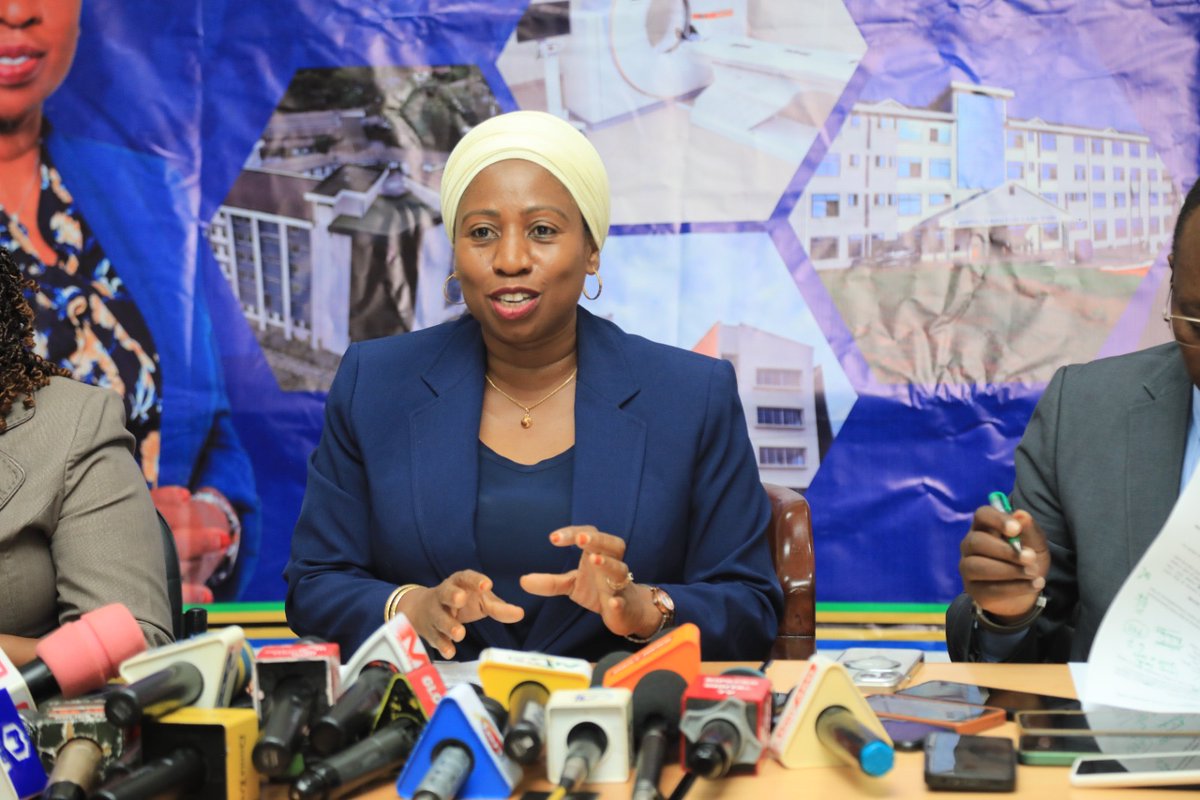 wizara_afyatz's tweet photo. "Serikali imeendelea kuboresha huduma za matibabu ya ubingwa na ubingwa bobezi ili kuhakikisha huduma hizi zinapatikana ndani ya nchi. Huduma hizi zimetolewa katika Hospitali ya Taifa Muhimbili, Taasisi ya Mifupa Muhimbili (MOI), Taasisi ya Moyo ya Jakaya Kikwete (JKCI), Taasisi ya Saratani ya Ocean Road and Hospitali za Rufaa za Kanda, Mikoa ikiwemo Hospitali binafsi" Waziri @ummymwalimu