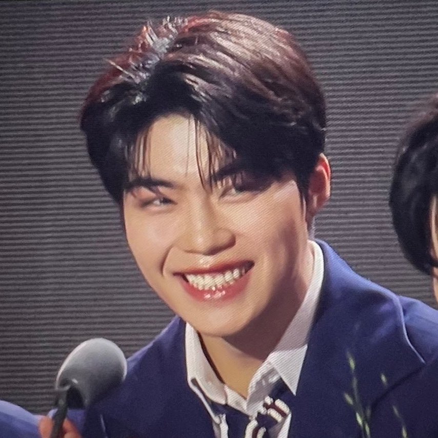 jellywoohyun's tweet photo. does it ever drive you crazy https://t.co/2z3DFKIBd4