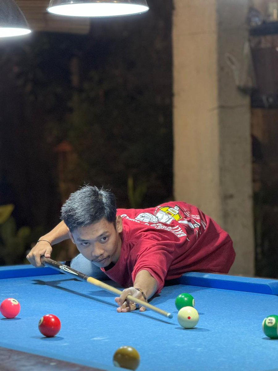 fahrullulum's tweet photo. 🎱🎱 https://t.co/InJgP8jvVK