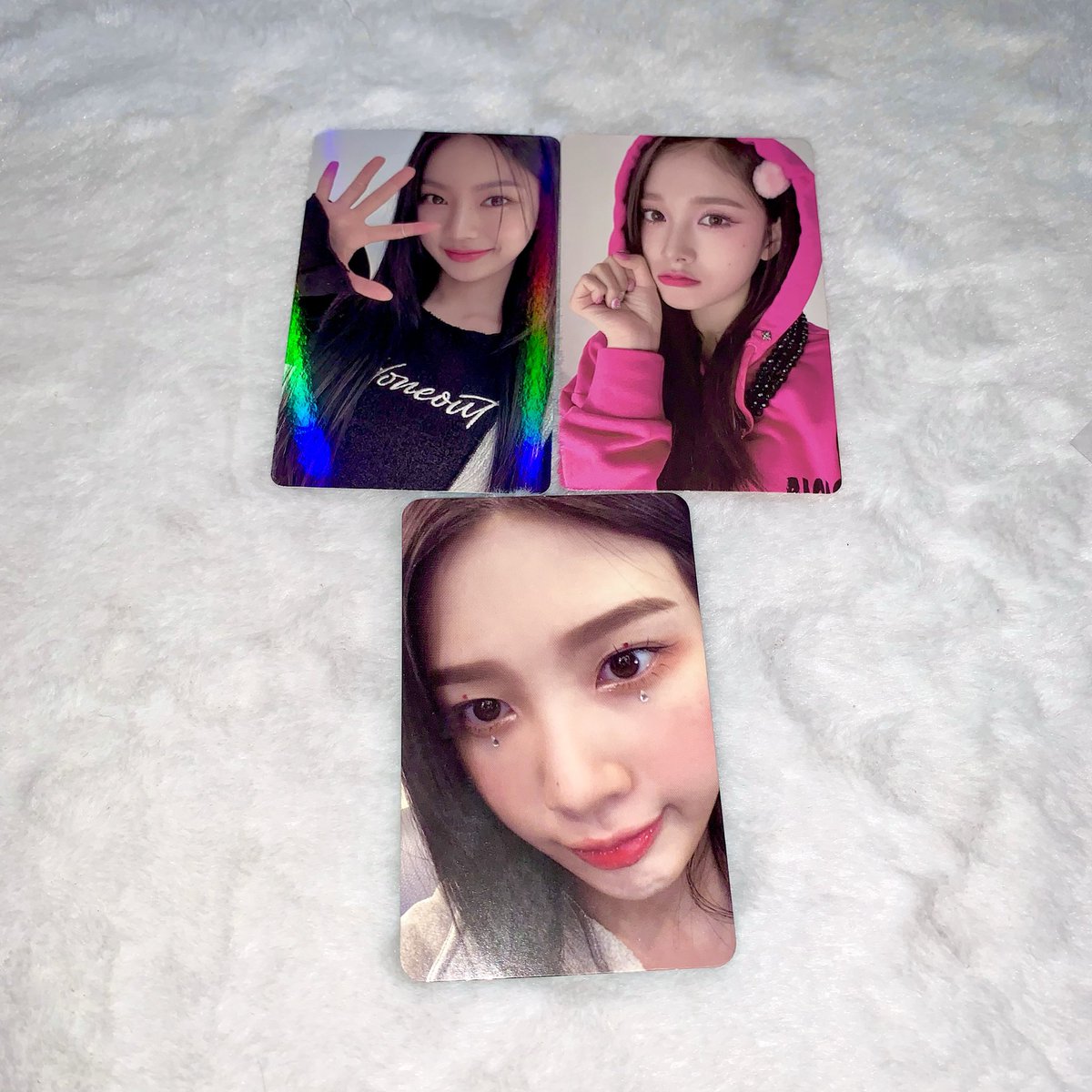 wonyskoo's tweet photo. 🦢 PAUBOS SALE SET!

☆ ₱500
☆ onhand ; x sensi &amp; impatient 
☆ prio payo ; 1 week dop 
☆ dm/comment to claim

#. wts lfb ph stayc isa young luv com weverse holo pc j teddy bear digipack red velvet rv fmr tears bread joy pc photocard https://t.co/1piSz7gmHK