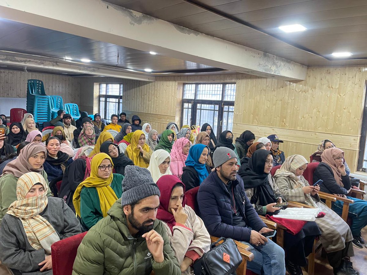 airnewsalerts's tweet photo. #Ladakh: Nehru Yuva Kendra Kargil, under the Ministry of Youth Affairs and Sports @YASMinistry, organised a District-level Declamation Contest titled "MYBharat - Viksit Bharat@2024: By the Youth, For the Youth" at the Ladakh Academy of Art, Cultural, and Language Hall. 

Jigmat Spaldon, District Youth Officer, extended a warm welcome and provided insights into the program's significance.  

Approximately 50 youth from various corners of Kargil district participated passionately, sharing their visionary ideas for a developed Bharat.

#ViksitBharatSankalpYatra