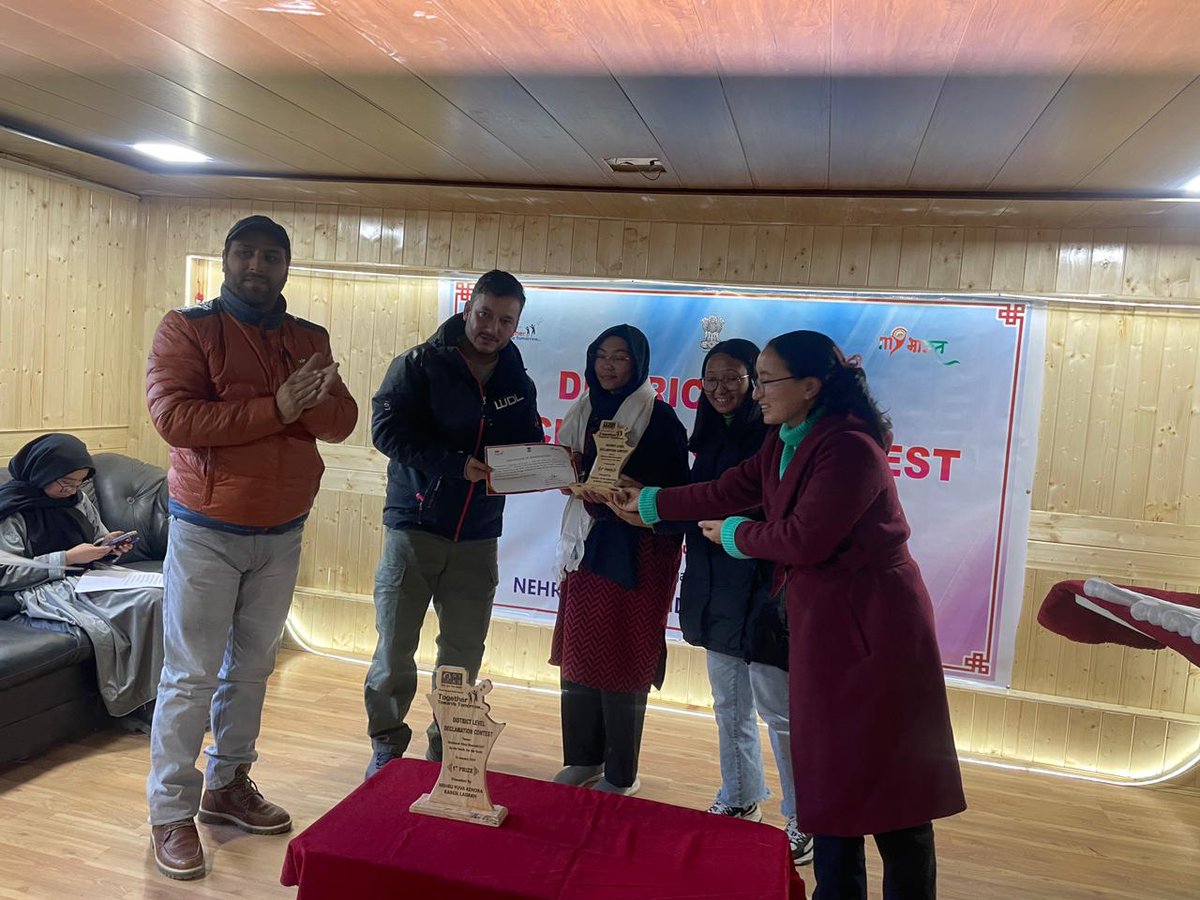 airnewsalerts's tweet photo. #Ladakh: Nehru Yuva Kendra Kargil, under the Ministry of Youth Affairs and Sports @YASMinistry, organised a District-level Declamation Contest titled "MYBharat - Viksit Bharat@2024: By the Youth, For the Youth" at the Ladakh Academy of Art, Cultural, and Language Hall. 

Jigmat Spaldon, District Youth Officer, extended a warm welcome and provided insights into the program's significance.  

Approximately 50 youth from various corners of Kargil district participated passionately, sharing their visionary ideas for a developed Bharat.

#ViksitBharatSankalpYatra