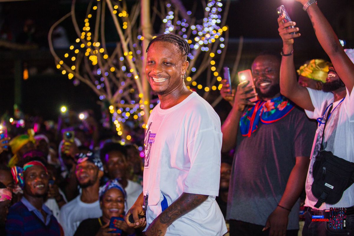 iamkrystal__'s tweet photo. @kelvynboymusic_ Steals the Show at Duku Festival with Electrifying Performance | 
https://t.co/KWwPGTAeBS https://t.co/kLLfRMXziS