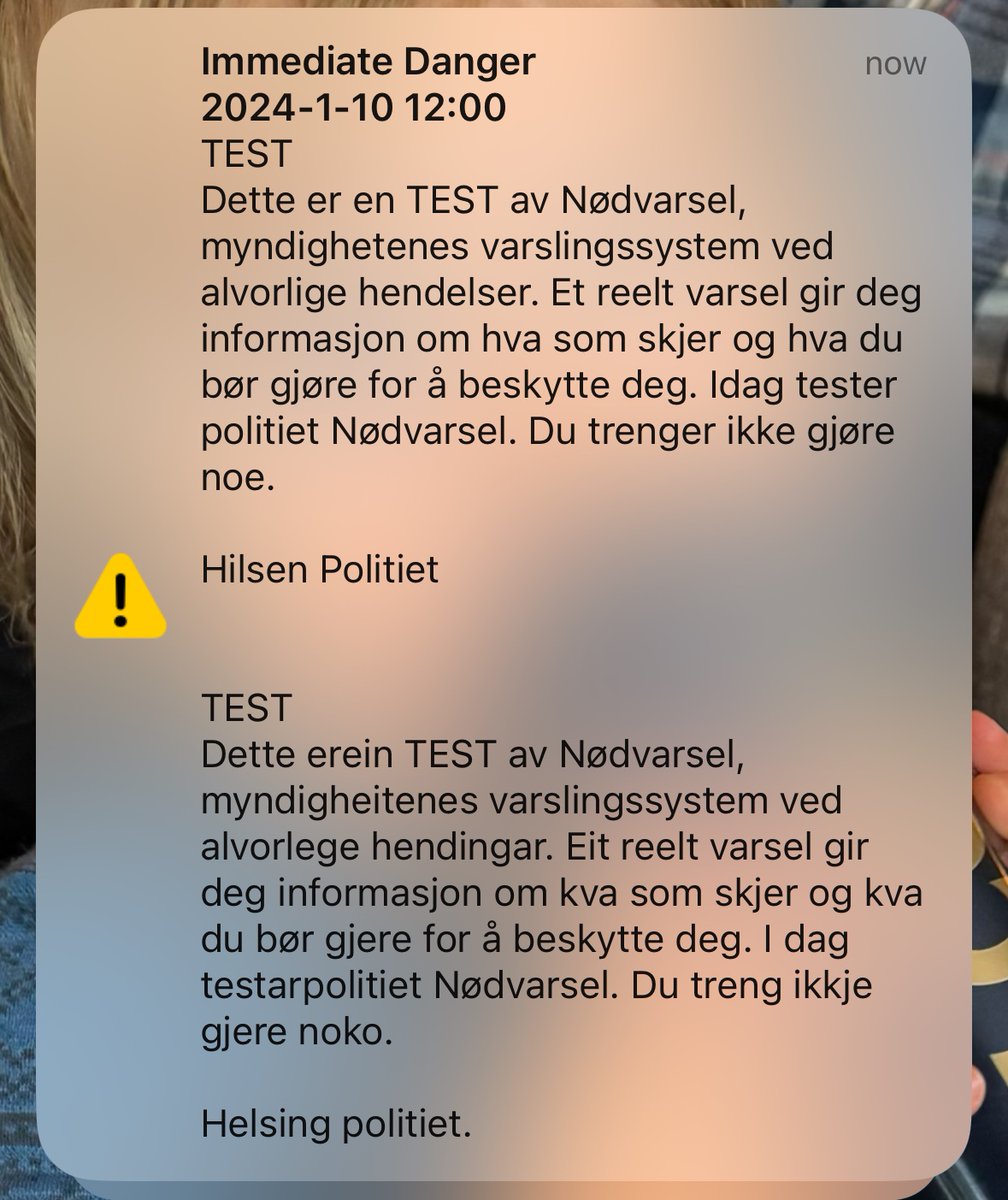 olecr's tweet photo. @oslopolitiops er bokmål og nynorsk er litt smør på flesk for nødvarsel? Kanskje engelsk er et bedre annetvalg? 😂 https://t.co/8baS9MHLd5