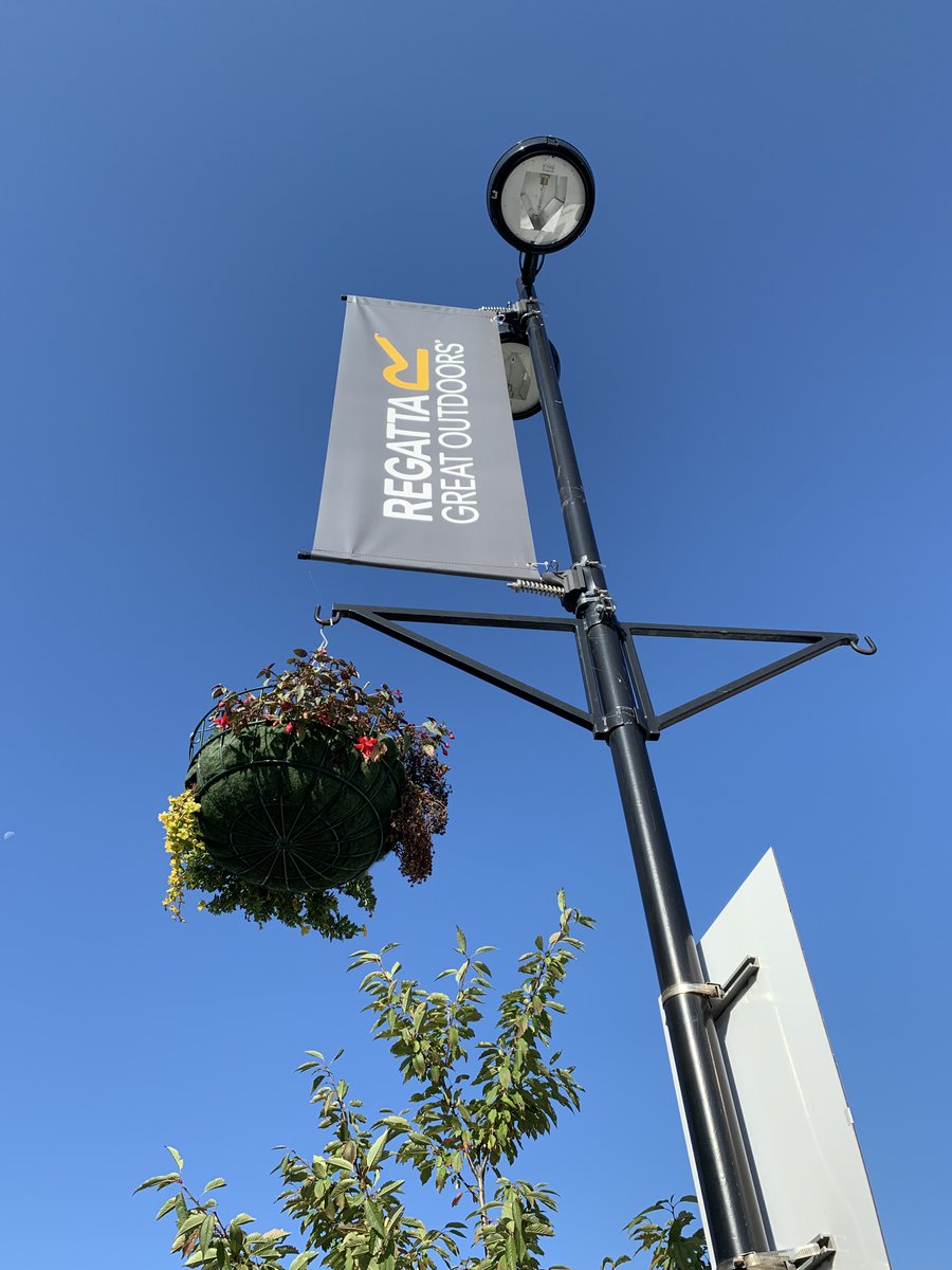 FlagpoleExpress's tweet photo. Heavy duty Twister lamp post banner brackets have been designed with flexibility mind. This system helps your banner to withstand larger wind loading's and helps protect banners from twisting and tearing. https://t.co/NuwKMqA0v4 https://t.co/2u0wX9a8yq