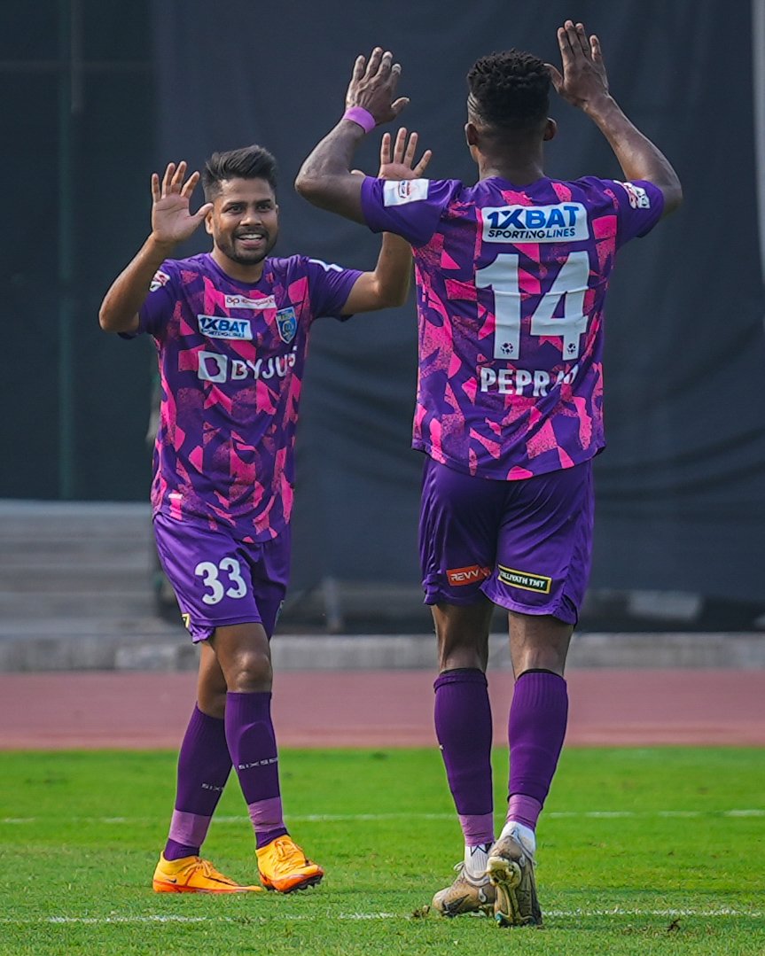 KeralaBlasters's tweet photo. A goal so good, they had to bring the moves! 🕺

#KBFCSLFC #KalingaSuperCup #KBFC #KeralaBlasters https://t.co/EGRsDwivcG