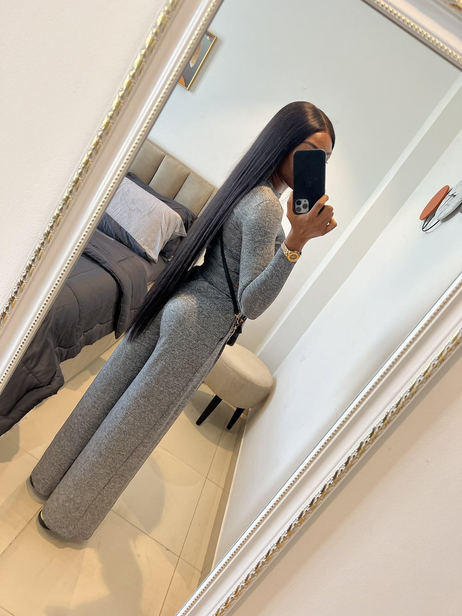 ZikaTre's tweet photo. It’s my birthday today and all I can say is God is good and kind to me. 

Which of His many gifts can I deny? 

Thank you Lord!!!

Cheers to another year of me embracing the beauty of growing older and the opportunities that lie ahead. 🥂 

Happy Birhday to a special girl! 🥳❤️ https://t.co/EiL2CQMk67