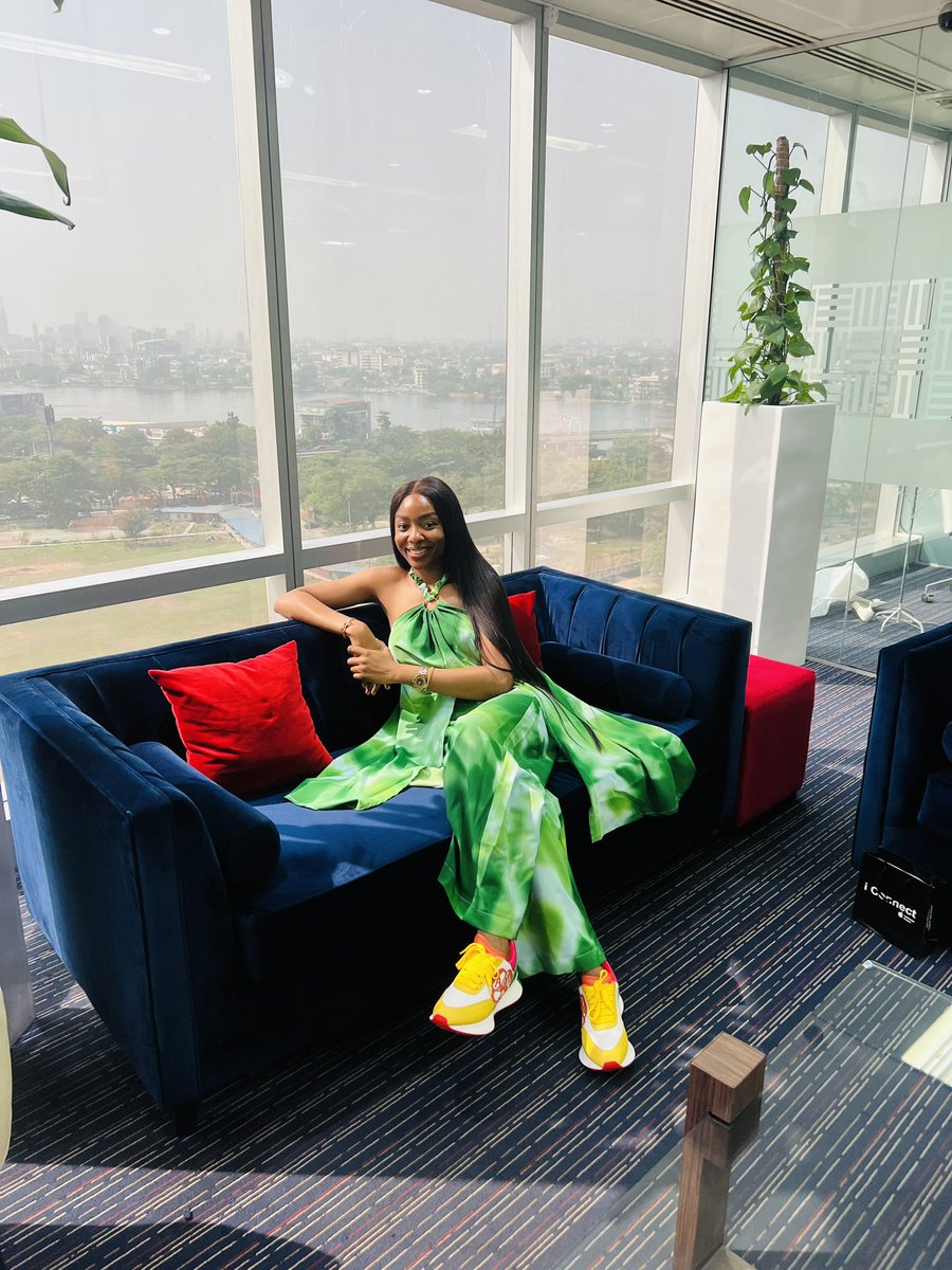 ZikaTre's tweet photo. It’s my birthday today and all I can say is God is good and kind to me. 

Which of His many gifts can I deny? 

Thank you Lord!!!

Cheers to another year of me embracing the beauty of growing older and the opportunities that lie ahead. 🥂 

Happy Birhday to a special girl! 🥳❤️ https://t.co/EiL2CQMk67
