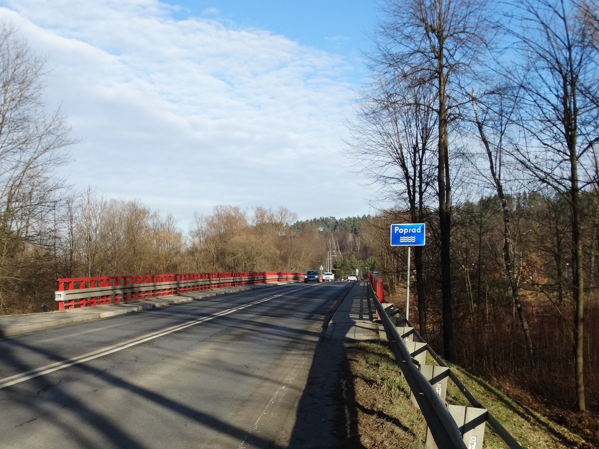 GDDKiA_Krakow's tweet photo. Otworzyliśmy oferty w przetargu🗃️
3 firmy chcą zaprojektować nowy most nad #Poprad na #DK87🌉
Stary most z 1964 r. jest już dość wysłużony.
Inwestycję planujemy na lata 2025-2027. W czasie budowy powstanie most tymczasowy między #NowySącz a #StarySącz🏗️
@GDDKiA @MI_GOV_PL https://t.co/DV9YDDbthX
