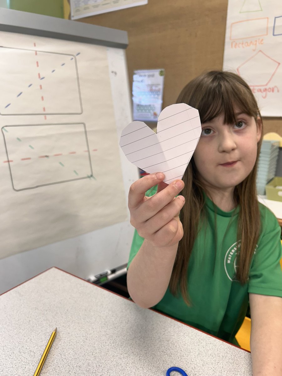 Misbourne_WPA's tweet image. Working on lines of symmetry this morning during maths! #WatersideMaths 💚