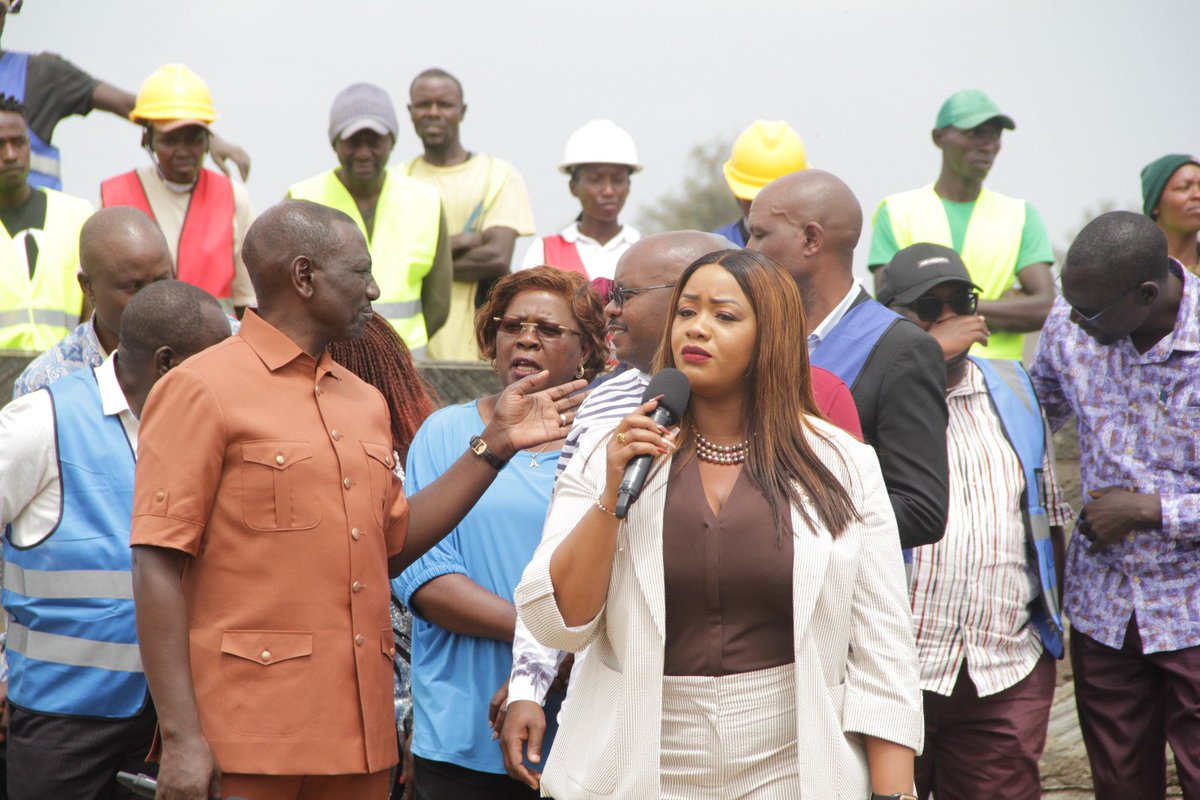 Cate_Waruguru's tweet photo. "The Plan In Action"

I joined H.E President @WilliamsRuto and other dignitaries for the launch of the affordable housing project in Nanyuki.This inline with Kenya Kwanza's commitment in the creation of jobs for our youth and decent housing for Kenyans.

 #daughterofzion https://t.co/qphfhaTa0E
