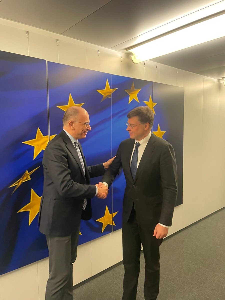 EnricoLetta's tweet photo. In Bruxelles a full day of meetings with the 🇪🇺 institutions on the future of the #SingleMarket. ⁦@DelorsInstitute⁩ ⁦@DelorsBerlin⁩ ⁦@DelorsEurope⁩ https://t.co/8jlWeXRg2d