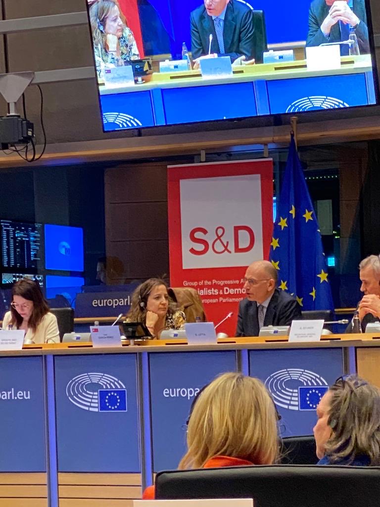 In Bruxelles a full day of meetings with the 🇪🇺 institutions on the future of the #SingleMarket. ⁦<a href="/DelorsInstitute/">Jacques Delors Institute</a>⁩ ⁦<a href="/DelorsBerlin/">Jacques Delors Centre</a>⁩ ⁦<a href="/DelorsEurope/">Europe Jacques Delors</a>⁩
