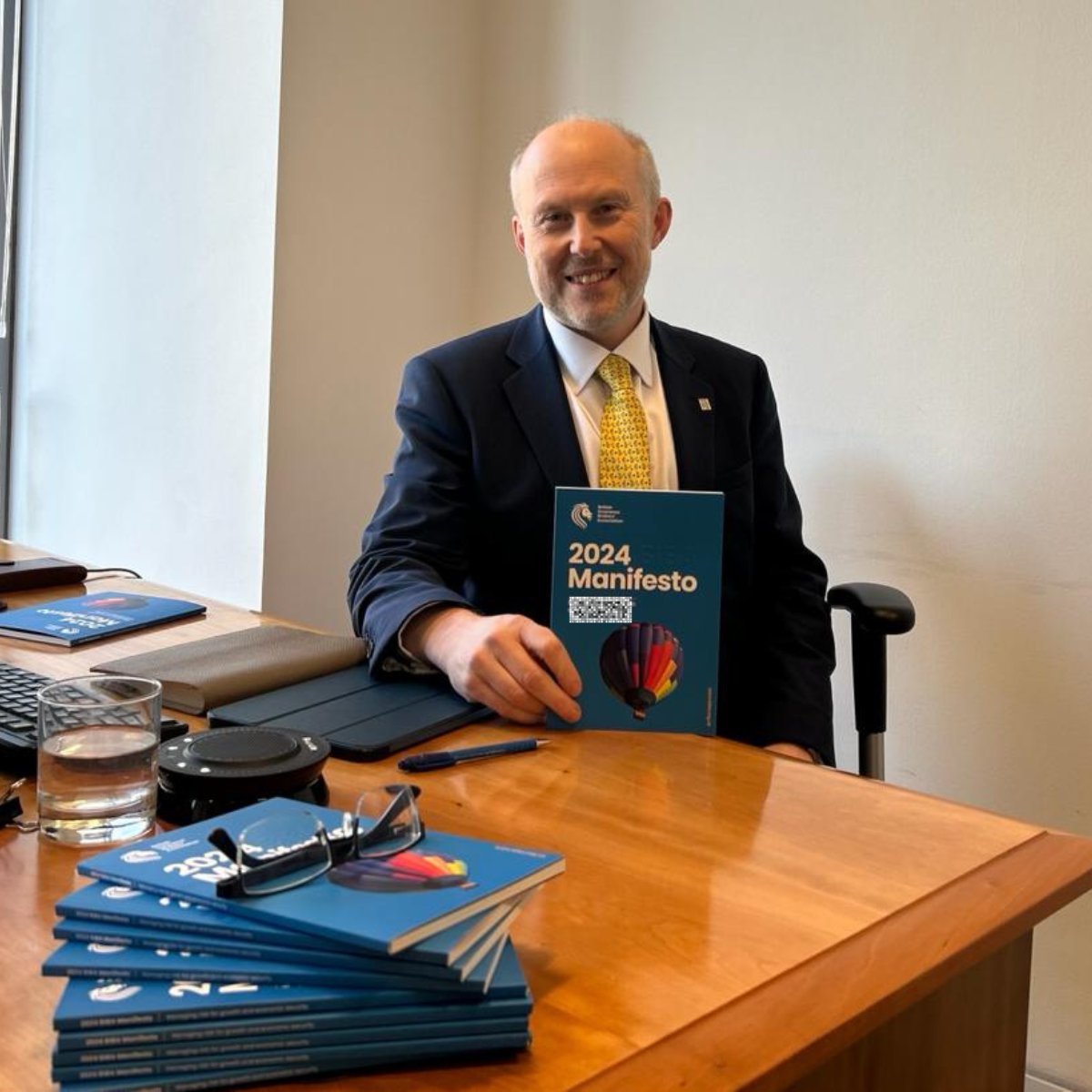 Today we’re heading to the Houses of Parliament to launch our 2024 Manifesto. 

Any guesses what the Manifesto theme is yet?

📸: <a href="/GraemeBIBA/">Graeme Trudgill</a>,  BIBA's Chief Executive

#BIBA2024 #Manifesto #UKInsuranceBrokers