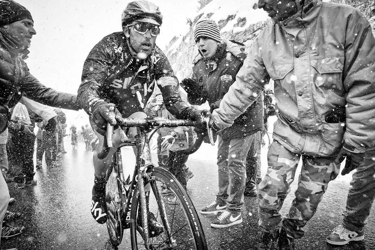 Inspiration for today’s ride/turbo.

Dario leading on the stelvio back in the day. Only started snowing about 5 minutes before he arrived but it literally was a blizzard. 
A talented artist and preferred to draw whilst on the bus rather than sit on his phone @DarioCataldo 👌🇮🇹