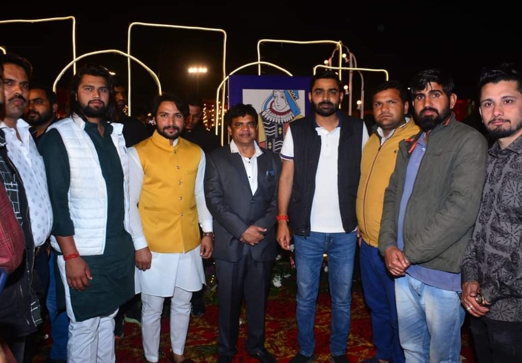 VikNehra's tweet photo. राजस्थान विश्विद्यालय के पूर्व अध्यक्ष बड़े भाई सतवीर चौधरी को जन्मदिन की अनंत शुभकामनाएं ❤️ 
#HBD @Satveer___ https://t.co/d8ss7uqIkf