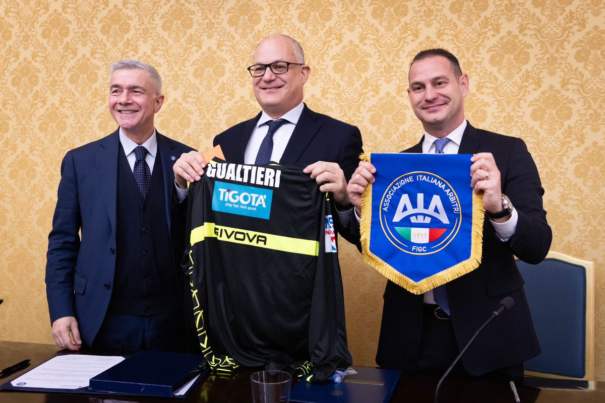 Siglato tra Città Metropolitana di Roma Capitale e l'Associazione Italiana Arbitri il Protocollo d'Intesa per l'attivazione negli istituti superiori del territorio metropolitano di percorsi formativi per avvicinare gli studenti alla carriera di arbitro. ▶️ bit.ly/3Sc99qs