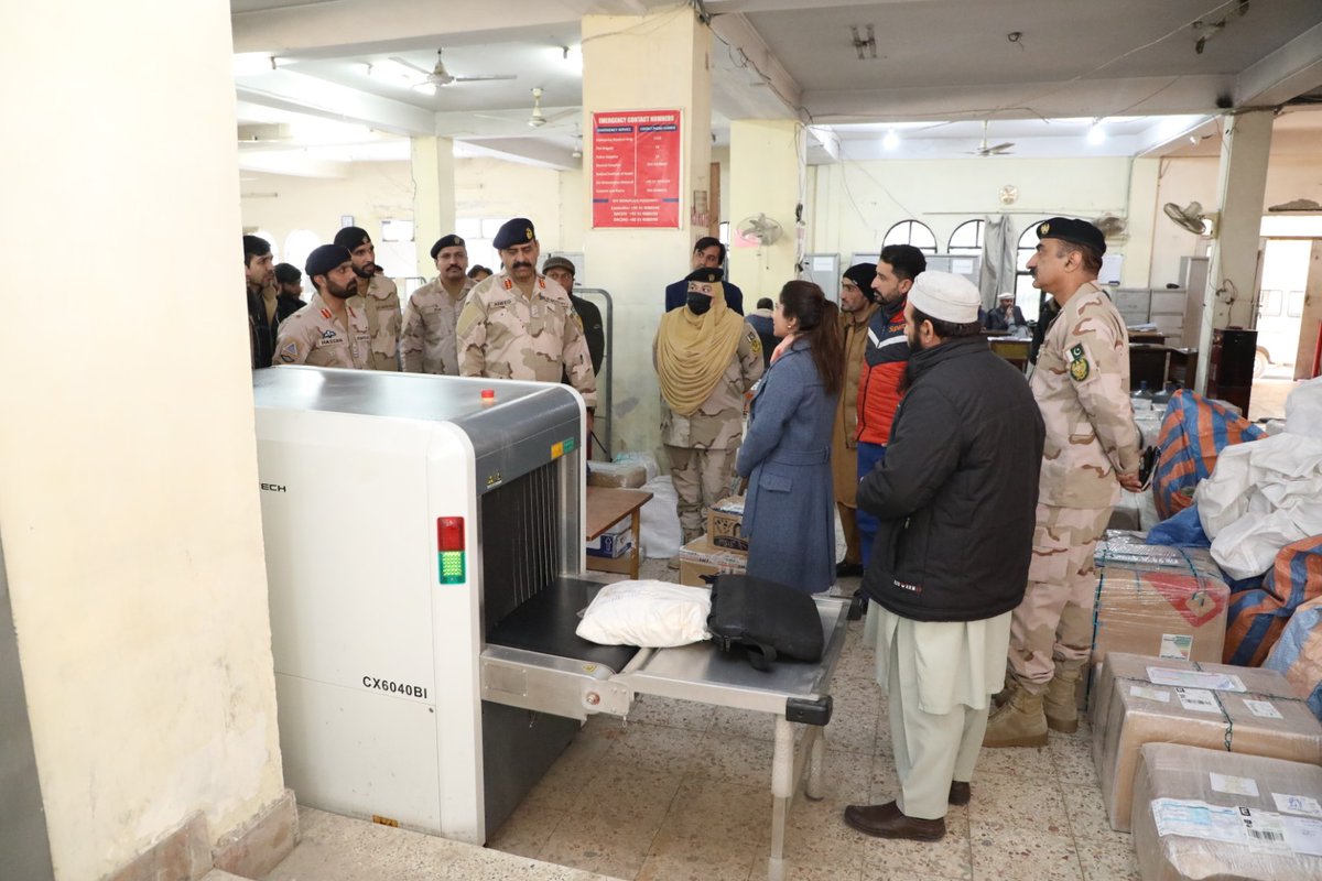 #DGANF Maj Gen Muhammad Aneeq ur Rehman Malik HI(M) examined the courier and parcel checking mechanisms by #ANF at IMO Rawalpindi. @PakPostOffice #OneNation #OneDestination #DrugFreePakistan #Helpline1415