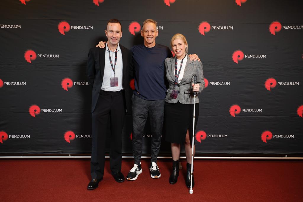 PendulumSummit's tweet photo. Some of our #pendulumsummit attendees getting pics with our first two speakers of the morning @drjuliesmith and Charlie Engle 😎 #nextgenerationtransformation https://t.co/lcl5yA9wd3