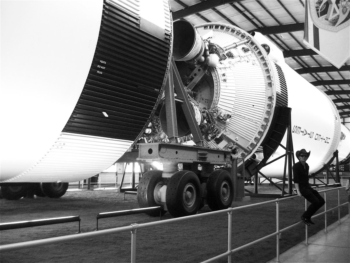 Studio_De_Wilde's tweet photo. Me -rocket cowboy- visiting @NASA #nasa #astrobotics #ULA #artinspace #vulcanrocket #blackestblack #originalblackestblack #space #spaceart #art #artcollector #spacecowboy #PeregrineMissionOne #NFTCommunity #nftcollector #nftinspace #moonark #artist https://t.co/GwPD6wC2aU