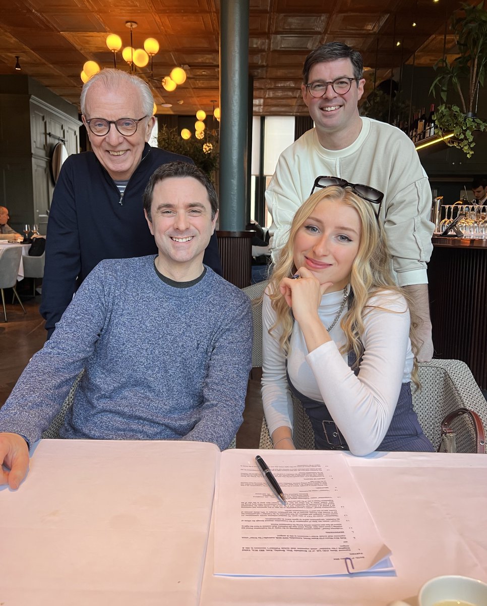 Great to catch up with rising star Holly Riva at London's Century Club yesterday to plan our exciting 2024 campaign together and sign a new agreement! Watch out for Holly as 2024 is going to be massive for her! New song ‘Labyrinth (Mask of Me)’ landing on the 12th January!