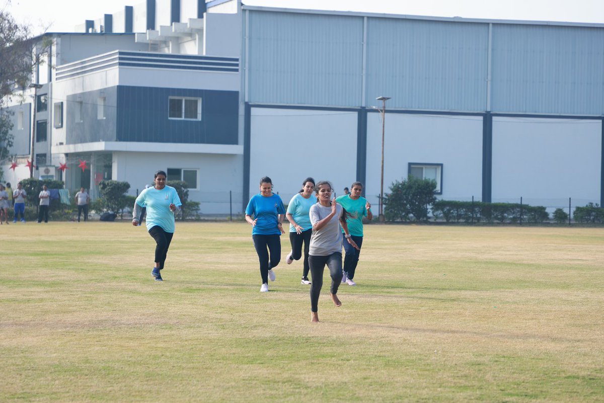 Sigachi Sports Day 2024: A blaze of volleys, touchdowns, and camaraderie! 125+ games across 6 disciplines showcased Team Sigachi's fierce spirit and vibrant celebrations. 🏐🏈🎉 #Sigachi #ExperienceExcellence #TeamSpirit #ValuesToAction #SportsDay2024