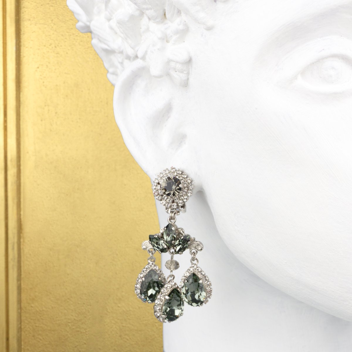 These beautiful drop earrings are now £95.20 in our Winter #Sale.  Essentially Vicki Teardrop earrings, were £225 NOW £92.50 💎
vickisarge.com
#januarysales #handmadeuk #januarysale #luxurycostumejewellery #sale #vickisarge